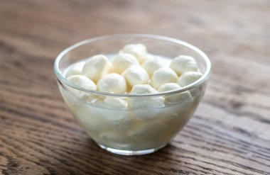 Kase Bocconcini mozzarella ahşap tablo