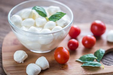 Kase Bocconcini mozzarella taze kiraz domates ile