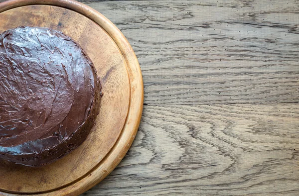 Sacher torte na placa de madeira — Fotografia de Stock