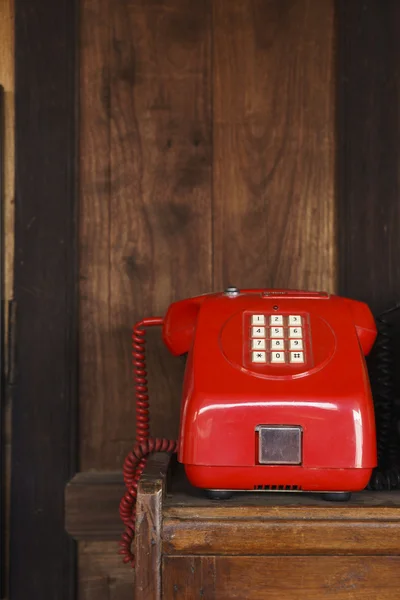 Kırmızı vintage sikke telefon 