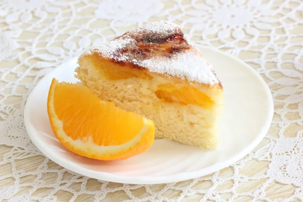 Air cake with oranges — Stock Photo, Image