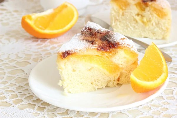 Bolo de ar com laranjas — Fotografia de Stock