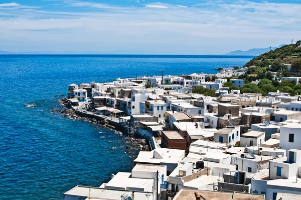 Pohled z Mandráki vesnice na ostrov Nisyros — Stock fotografie