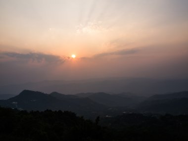 dağ, chiang rai, Tayland doi chang günbatımı