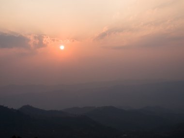dağ, chiang rai, Tayland doi chang günbatımı