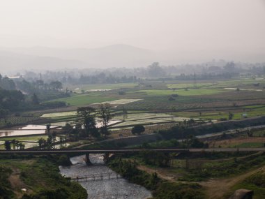Canel ve çeltik alan mae suay rezervuar, chiang rai, tha yakın