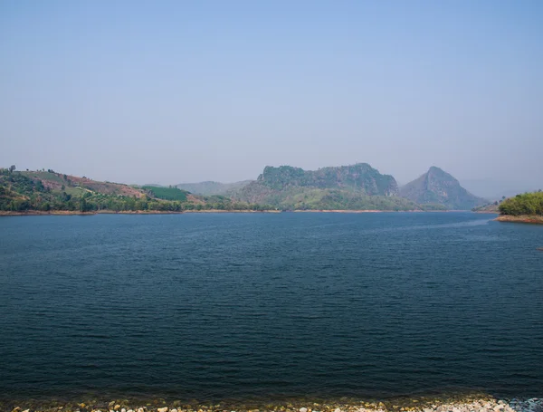 Rustig lake in Chiang rai, Thailan — Stockfoto