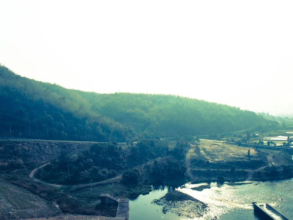 Canel ve çeltik alan mae suay rezervuar, chiang rai, tha yakın — Stok fotoğraf