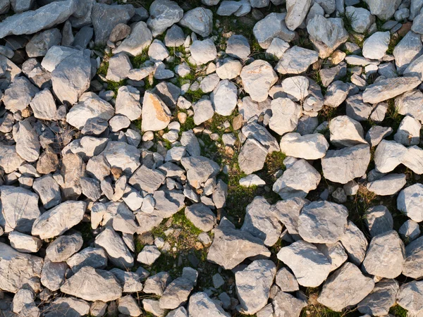 Arka plan olarak doğada kayalar — Stok fotoğraf
