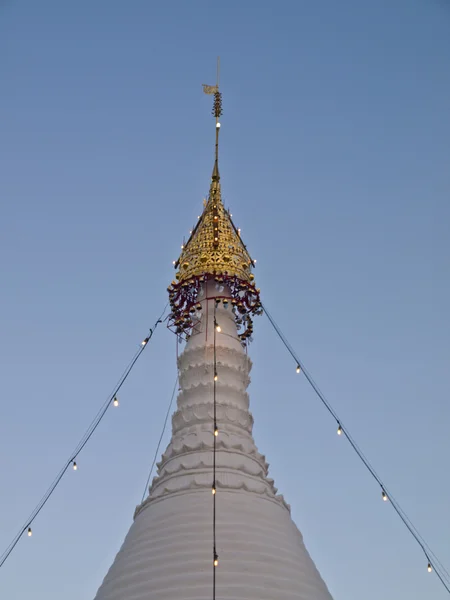 Top of Tai Yai's Pagoda at Wat Phra That Doi Kong Mu temple — Stock Photo, Image