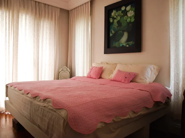 Dormitorio doble con decoración de lotos pintura —  Fotos de Stock