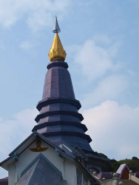 Violet pagode op berg in Chiang Mai, Thailand — Stockfoto