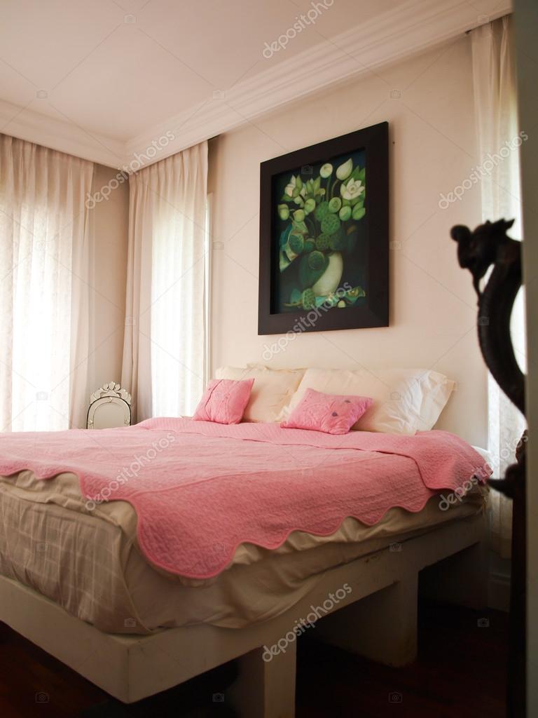 Tweepersoons slaapkamer met lotussen schilderij decoratie ... Tweepersoons slaapkamer met lotussen schilderij decoratie ...