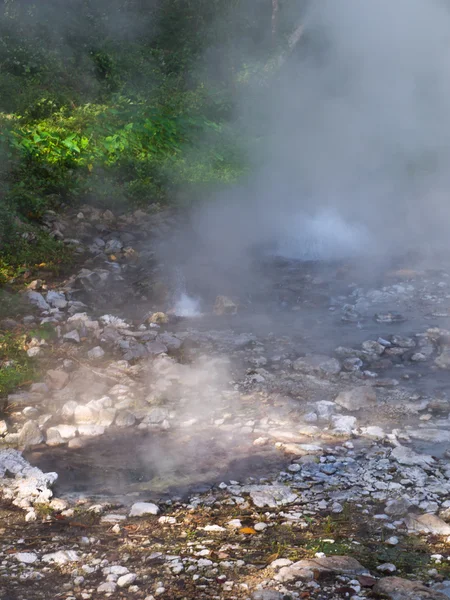 Fonte termal de Geyser em Chiang Mai, Tailândia — Fotografia de Stock