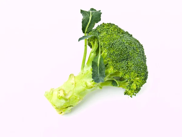 Broccoli freschi, Brassica oleracea var. italica, isolata su whit — Foto Stock