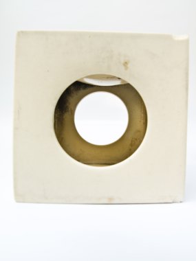 Beyaz seramik aroma brülör üzerinde beyaz izole kullanılan