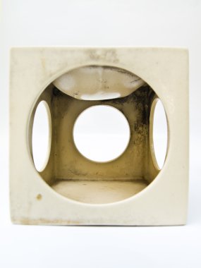 Beyaz seramik aroma brülör üzerinde beyaz izole kullanılan