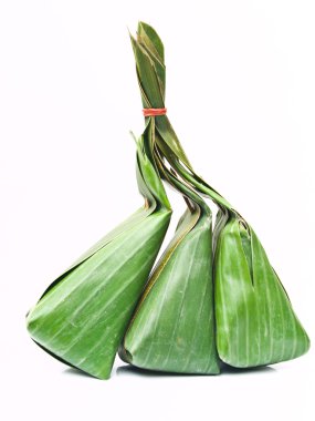 Muz yapraklarından yapılmış Tay tatlı paketleri 