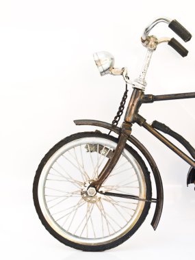 Beyaz arka plan üzerinde izole demir Bisiklet modelinin ön tekerlek
