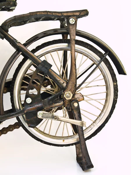 Uma roda traseira do modelo de bicicleta de ferro isolado no fundo branco — Fotografia de Stock