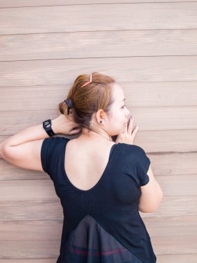 Doğada bir şey arıyorsunuz küçük Asya hanım arkasında