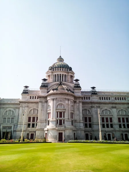 O Ananta Samakhom Throne Hall em Thai Royal Dusit Palace, Bang — Fotografia de Stock