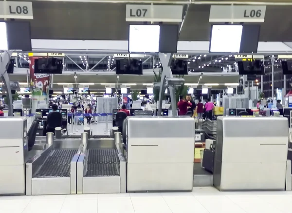 Bangkok, Tayland - 22 Mart: Check-in Suvarnabhumi sayaçları — Stok fotoğraf