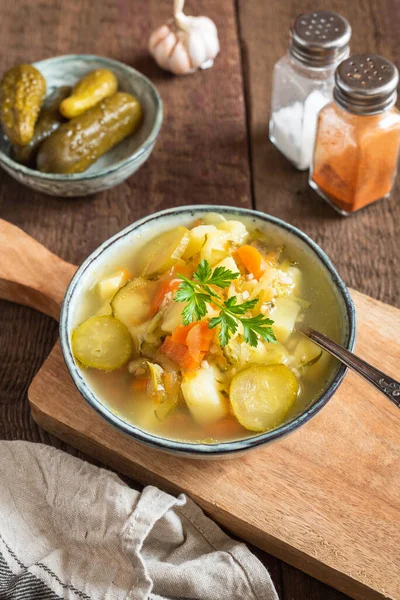 Pickled cucumber soup with vegetables on a wooden background — Stock Image Pickled Cucumber Soup Vegetables Wooden Background Stock Picture