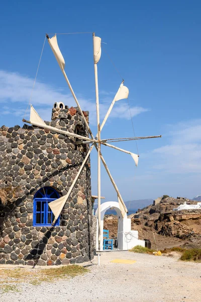 Santorini Griekenland September 2020 Oude Molen Met Uitzicht Caldera Bij — Stockfoto