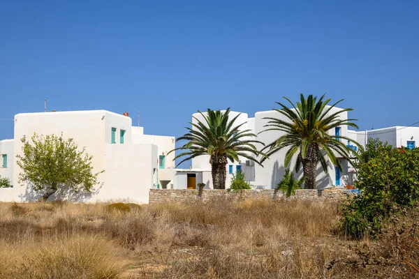 Typische Weiße Kykladische Architektur Mit Palmen Auf Der Insel Folegandros — Stockfoto