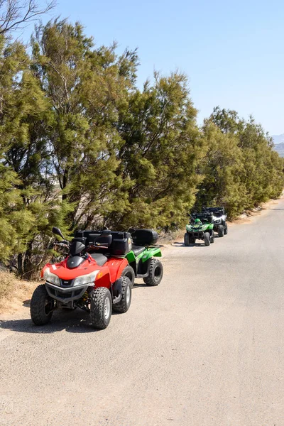 Santorini Греція Вересня 2020 Автобуси Quad Припарковані Вулиці Півострова Акротірі — стокове фото