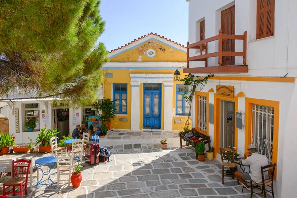 Paros Grécia Setembro 2020 Pequena Praça Aldeia Lefkes Ilha Paros — Fotografia de Stock