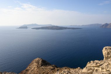 Nea Kameni, Santorini Körfezi 'nde bulunan küçük ve ıssız bir Yunan adası. Yunanistan
