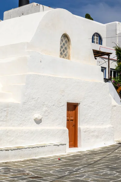 Μικρό Ελληνικό Εκκλησάκι Δίπλα Στον Καθεδρικό Ναό Της Ίου Στην — Φωτογραφία Αρχείου