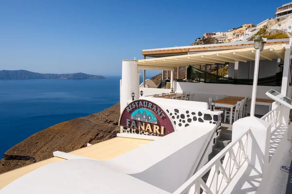 サントリーニ島ギリシャ 2020年9月17日 サントリーニ島のフィラにあるギリシャの海辺のレストラン ギリシャのキクラデス諸島 — ストック写真