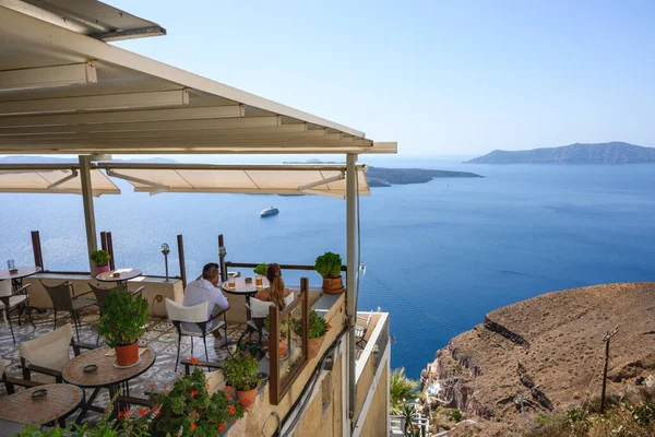 Santorini Griekenland September 2020 Grieks Restaurant Aan Zee Fira Santorini — Stockfoto