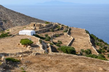 Ege Denizi 'ndeki Folegandros Adası' nın kıyısında. Yunanistan