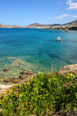 Paros Adası, Ege Denizi 'nde popüler bir turizm merkezi. Cyclades Adaları, Yunanistan