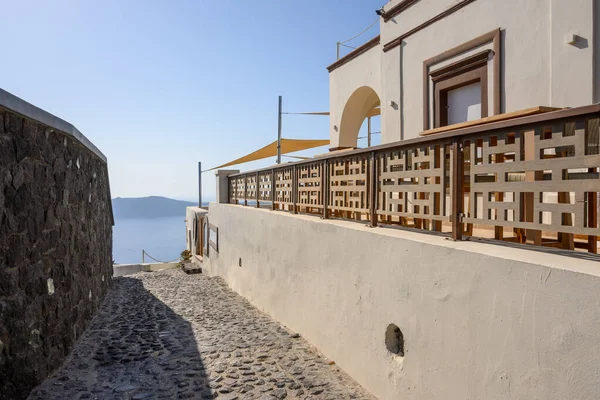 桑托里尼的Imerovigi村 一条能看到大海的窄街 希腊Cyclades群岛 — 图库照片
