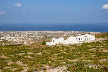 Santorini Adası Pyrgos bakış açısından görülüyor. Cyclades, Yunanistan