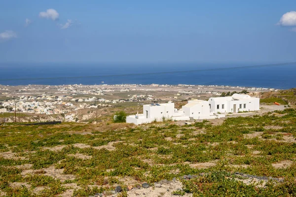 Santorini Adası Pyrgos bakış açısından görülüyor. Cyclades, Yunanistan