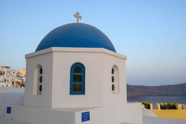 Santorini Grecia Settembre 2020 Chiesa Greca Nel Villaggio Oia Sull — Foto Stock