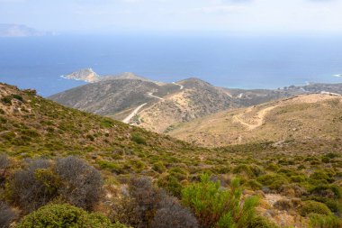 Adanın kuzeyindeki Ios 'un manzarası. Cyclades, Yunanistan