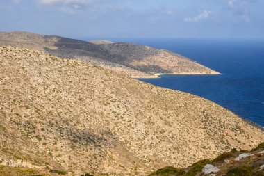 Ios adasının doğu kıyısında. Cyclades, Yunanistan
