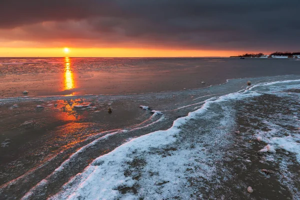 Зимний Пейзаж Балтийском Море Замерзшая Вода Пляже Джастарнии Полуостров Хель — стоковое фото