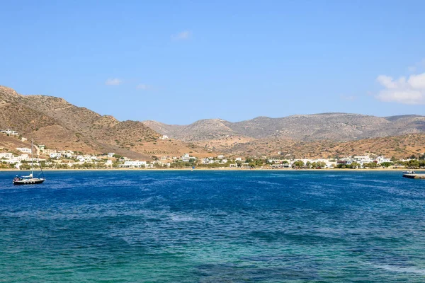 Vista Hermosa Bahía Isla Ios Día Soleado Islas Cícladas Grecia — Foto de Stock