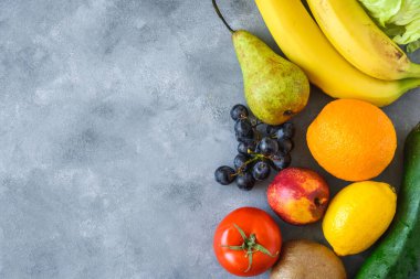 Taze meyve ve sebzeler. Üst görünüm, alanı kopyala