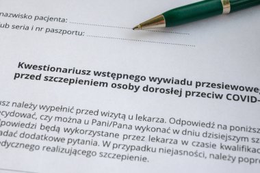 Gdansk, Polonya - 9 Nisan 2021: Covid-19 aşısı için Polonya sağlık anketi
