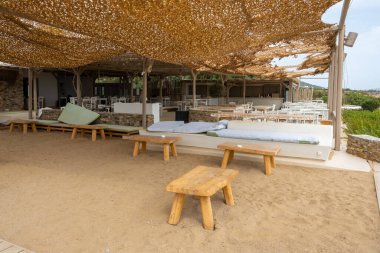 Antiparos, Yunanistan - 28 Eylül 2020: Antiparos Adası 'ndaki Soros plaj restoranı. Cyclades, Yunanistan