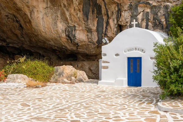 Pequeña Capilla Agios Ioannis Spiliotis Entrada Cueva Antiparos Lado Sur — Foto de Stock